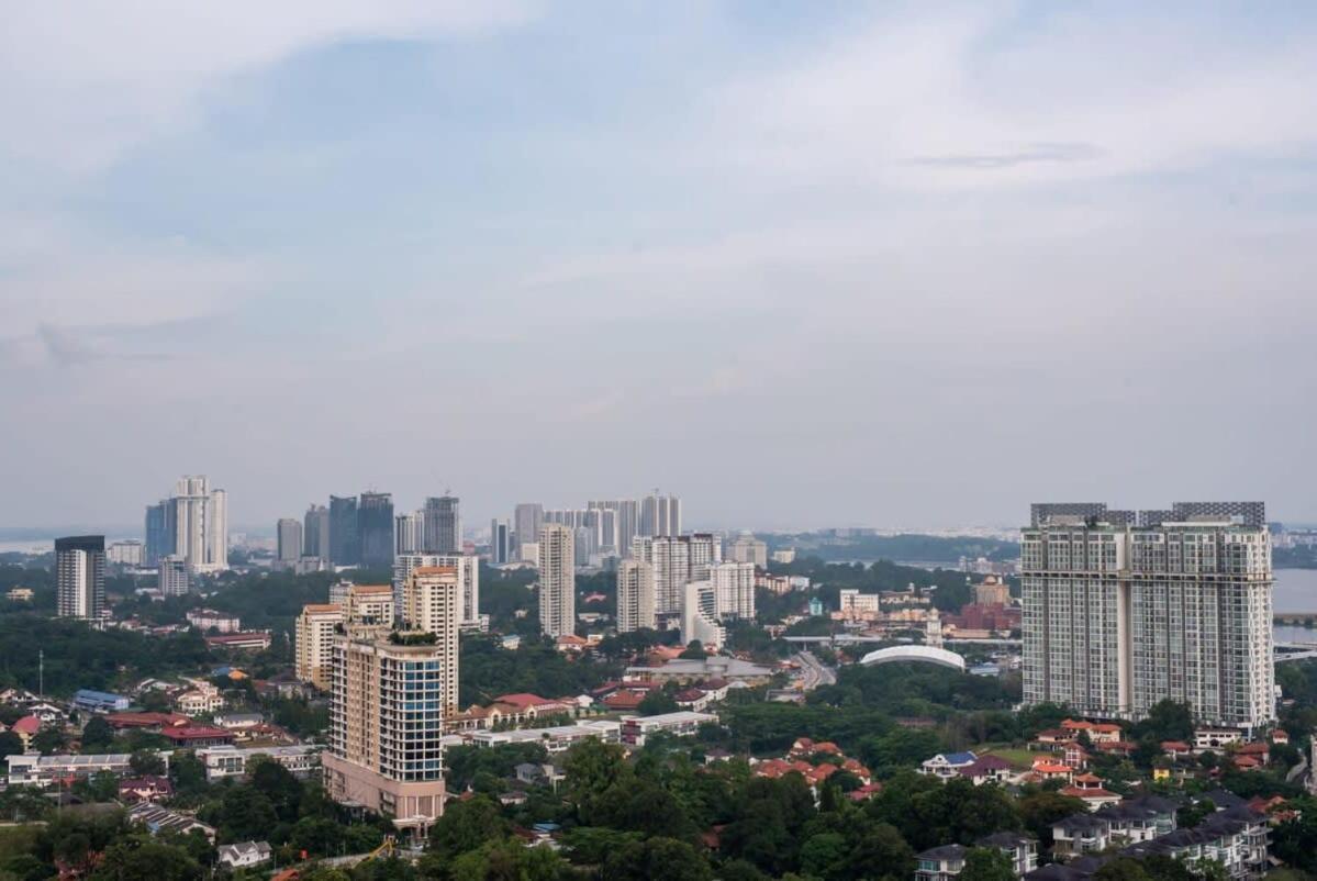 Comfy 3Br Apt In Danga Bay Free Parking Sea View Johor Bahru Exterior photo