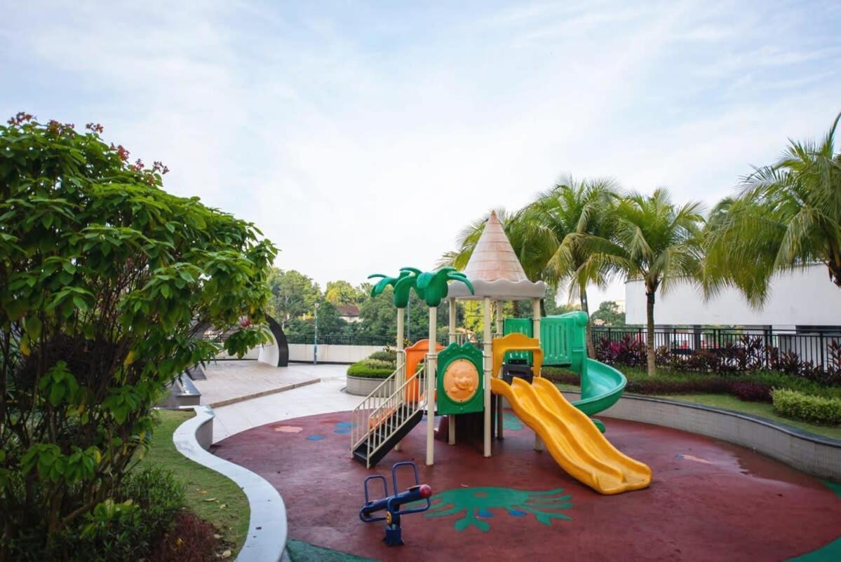 Comfy 3Br Apt In Danga Bay Free Parking Sea View Johor Bahru Exterior photo